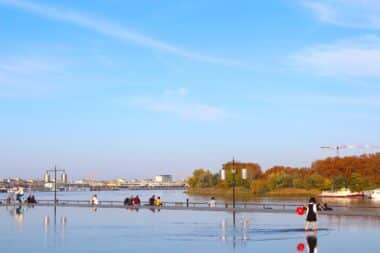 Reflet de l'eau qui se confond avec la Garonne